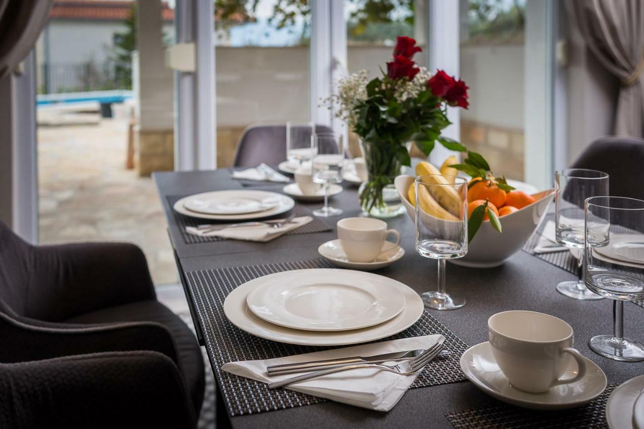Villa Mater - Luxuriously Equipped Villa With A 15M Long Swimming Pool Žrnovnica Exterior foto